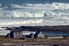 Vagues au Sud de l'ile aux marins.   (Photo:  Pascal Carrere)